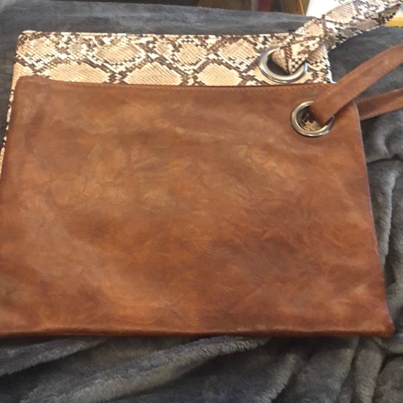 Cute Clutch bag in snakeskin - Picture 12 of 15